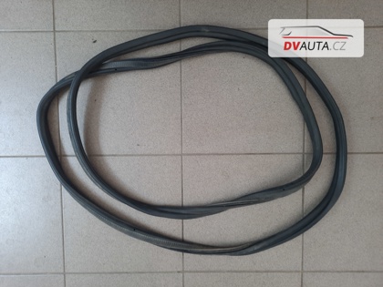 Pirela páté dveře 6V6827105D